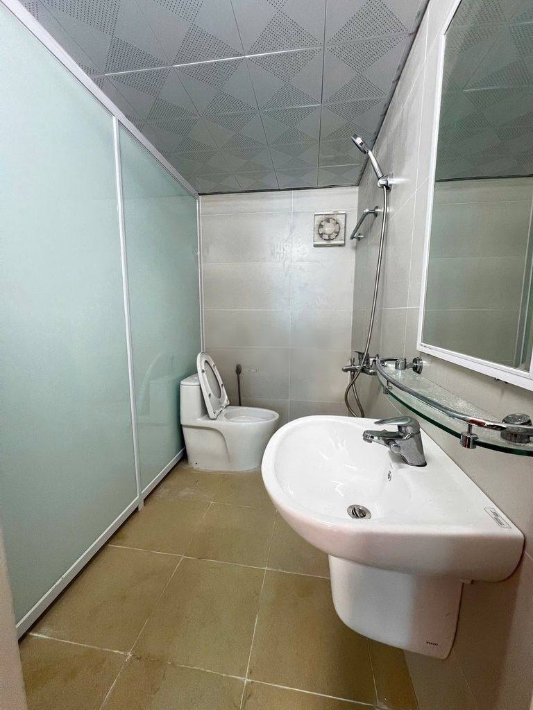 Cho thuê căn hộ cao cấp Trần Thái Tông, 100m2, 3 ngủ, 2 vệ sinh, 16 Triệu có slot ô tô - Ảnh 2